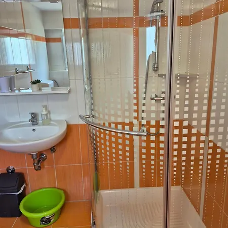 Small For Two Апартаменты Рабац